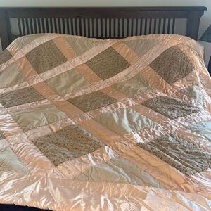 Vintage 1950’s 1960’s Pink Quilted King Size Comforter Blanket 109”X90”